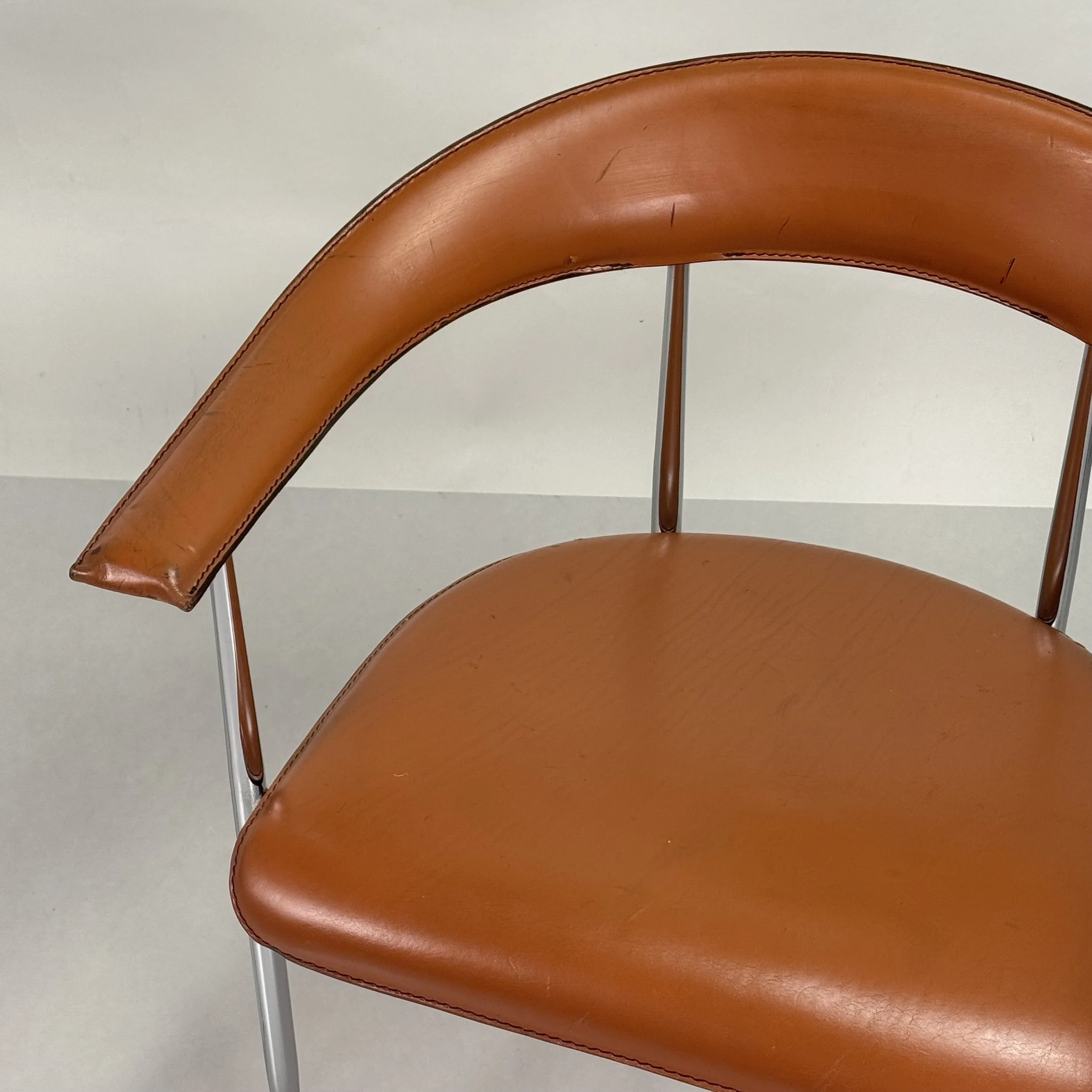 Pair of Vintage Cognac Leather P40 Chairs by Vegni & Gualtierotti